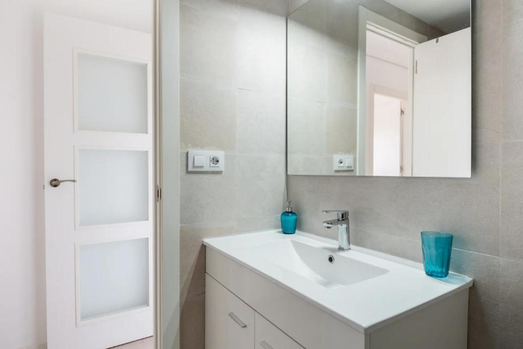 Amplio Con 4 Y 2 Banos - Great With 4 - 2 Baths *