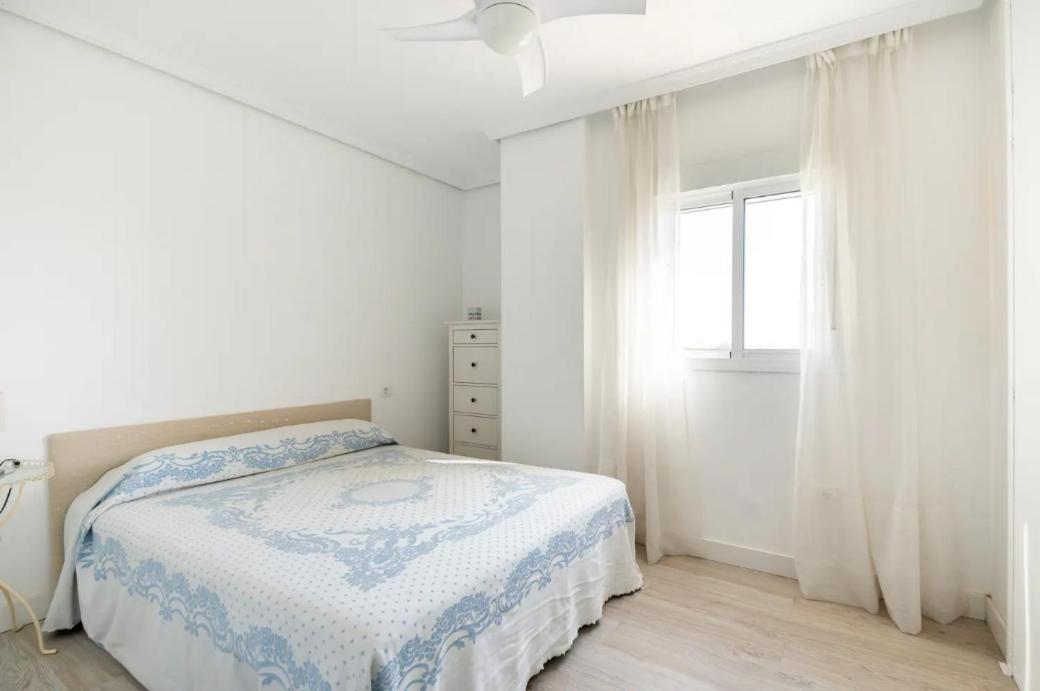 Appartement Amplio Con 4 Y 2 Banos - Great With 4 - 2 Baths Sevilla