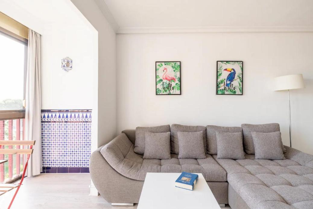 Amplio Con 4 Y 2 Banos - Great With 4 - 2 Baths * Sevilla